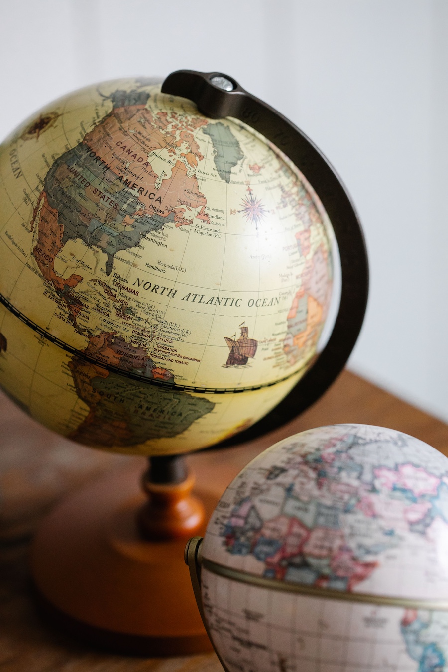 We recruit governesses for families in the UK, across Europe, the Middle East and the US,from bilingual and curriculum-led roles to travelling and rota positions.