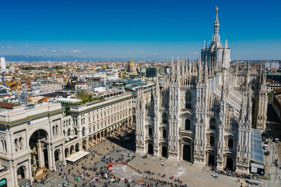 Cora provides private household staffing services to clients in Milan.
